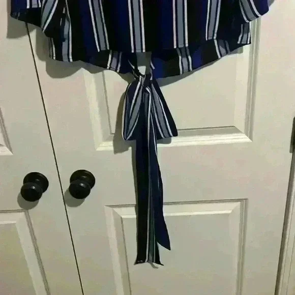 Charlotte Russe Y2K size Medium Tie front top coverlet NWT! - Picture 4 of 8